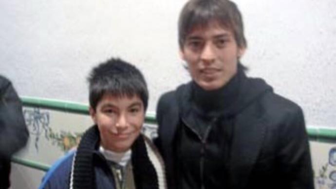 Carlos Soler, de niño, junto a su idolatrado David Silva.