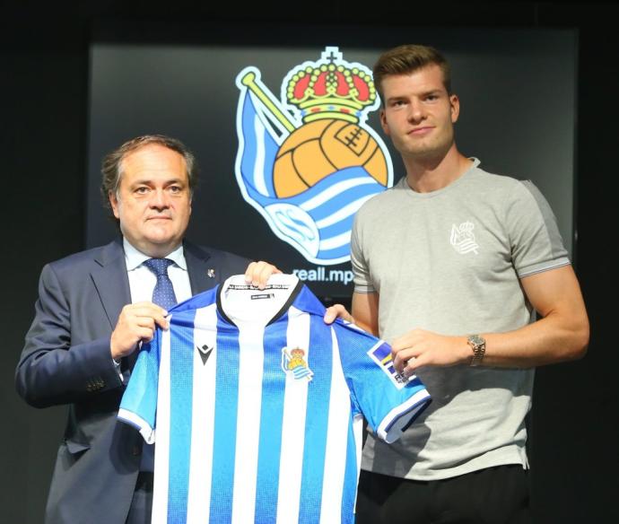 Jokin Aperribay y Alexander Sorloth, este jueves durante la presentación del noruego.