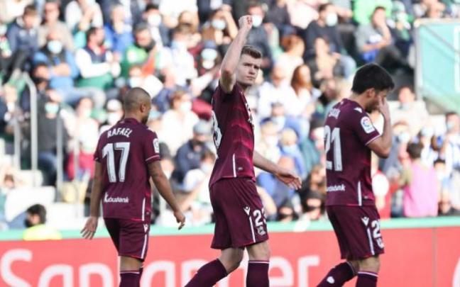 Alexander Sorloth celebra su gol ante el Elche Alexander Sorloth celebra su gol ante el Elche