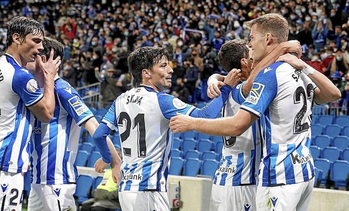 Los jugadores realistas celebran el tanto de Sorloth, que subía el 2-0 al marcador.