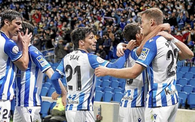 Los jugadores realistas celebran el tanto de Sorloth, que subía el 2-0 al marcador.