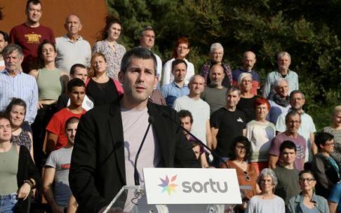 Comparecencia de Arkaitz Rodríguez, secretario general de Sortu, en Donostia. Comparecencia de Arkaitz Rodríguez, secretario general de Sortu, en Donostia.