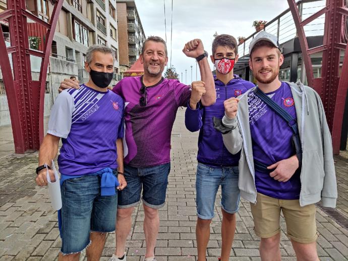 Aficionados han acompañado a Santurtzi en la última bandera de la temporada