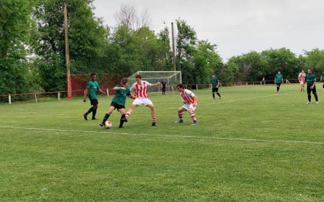 Lance del encuentro entre el Sporting Melidés-Subiza B Lance del encuentro entre el Sporting Melidés-Subiza B