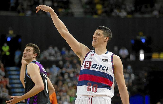 Fontecchio fue uno de los grandes destacados en el aplastante triunfo del domingo en Miribilla. Foto: ACB Photo / A. Arrizabalaga