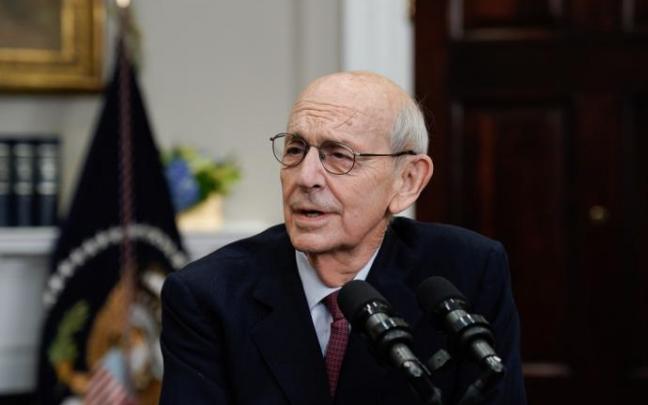 El juez Stephen Breyer notificó este jueves formalmente su retirada. El juez Stephen Breyer notificó este jueves formalmente su retirada.