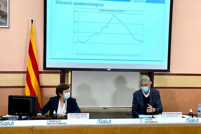 La subdirectora general de promoción de la salud de la Generalitat, Carmen Cabezas, y el secretario de Salud Pública de la Generalitat, Josep Maria Argimon