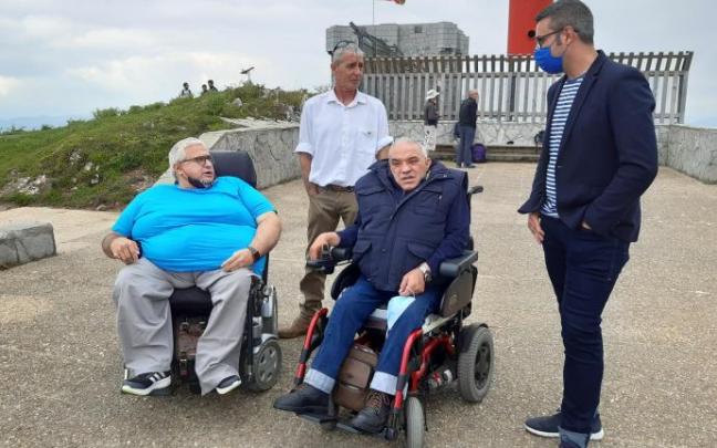En la jornada de ayer miércoles tuvo lugar una visita piloto adaptada al monte Serantes. En la jornada de ayer miércoles tuvo lugar una visita piloto adaptada al monte Serantes.