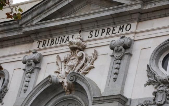 Detalle de la fachada del Tribunal Supremo.