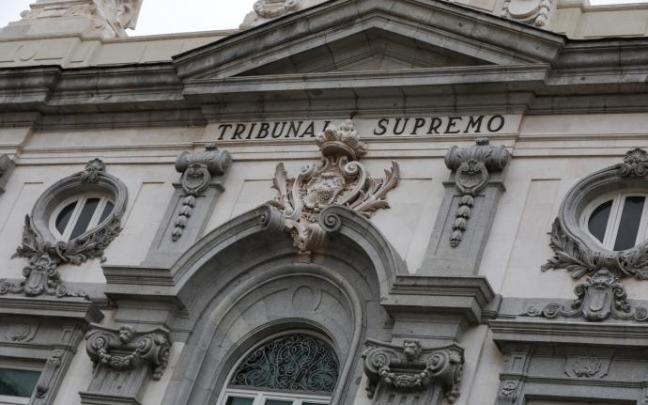 Fachada del Tribunal Supremo. Fachada del Tribunal Supremo.