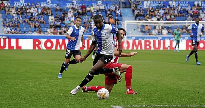 Mamadou Sylla, durante el partido de esta temporada entre el Deportivo Alavés y el Atlético de Madrid en Mendizorroza. Foto: Iñigo Foronda