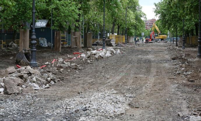 Aspecto que presenta la calle Bosquecillo con las obras que se están realizando, junto al Portal de San Nicolás.