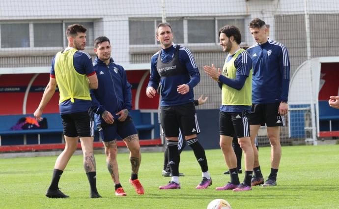 Los jugadores de Osasuna en Tajonar.