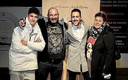 José María Vallejo (Txo), Ainhoa Corzo y su hijo Ekaitz quisieron estar con Patxi Ruiz de Samaniego.