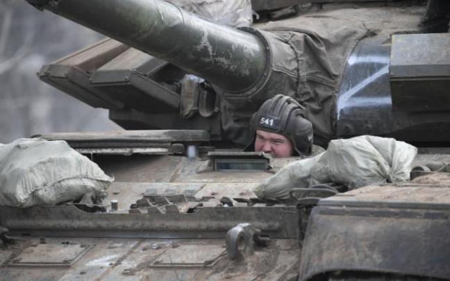 Un tanque ruso con una z. Un tanque ruso con una z.