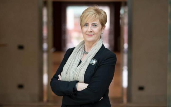 Tapia considera que son necesarias medidas complementarias al tope del gas.