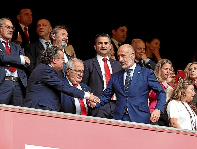 Aitor Elizegi, en el palco de San Mamés, en el que fue su último partido como presidente del Athletic en 'La Catedral'.