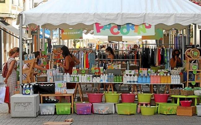 Un puesto de la feria de rebajas del pasado verano. Un puesto de la feria de rebajas del pasado verano.