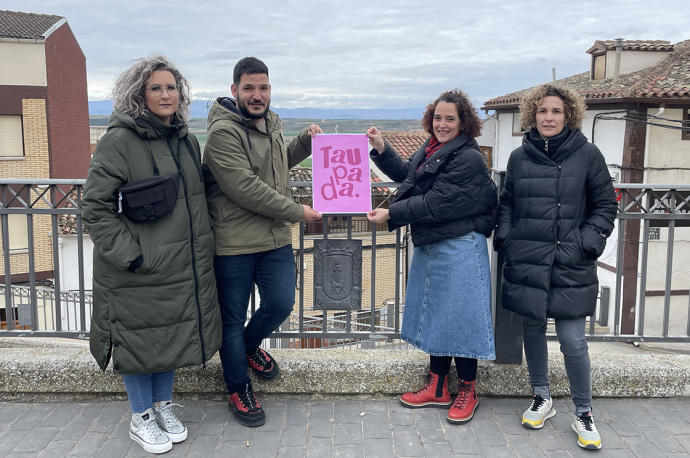 Joana Bereikua, David Mangado, Adriana González y Maiteder Pérez, los miembros de la junta de la nueva asociación