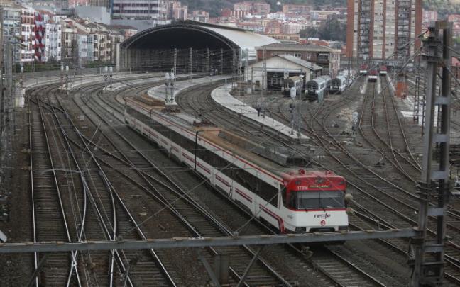 La solución del TAV en Bilbao pasaría por un apeadero en Basauri y un tren de Cercanías hasta la estación de Abando La solución del TAV en Bilbao pasaría por un apeadero en Basauri y un tren de Cercanías hasta la estación de Abando