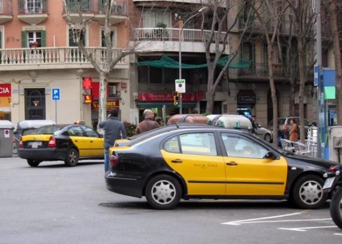 El concejal robó el taxi y se llevó 10.000 euros en efectivo.