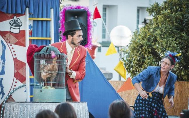 Ganso&Cía harán reír en Plentzia con su espectáculo 'Panoli Kabareta'. Ganso&Cía harán reír en Plentzia con su espectáculo 'Panoli Kabareta'.