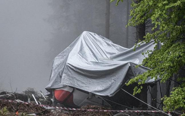 Tres arrestados por la caída del teleférico que provocó 14 muertes en Italia.