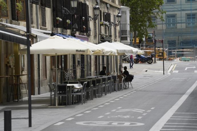 Velador de un establecimiento en la calle Mateo Moraza de Gasteiz.