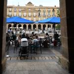 Terrazas de la Plaza Nueva de Bilbao. 