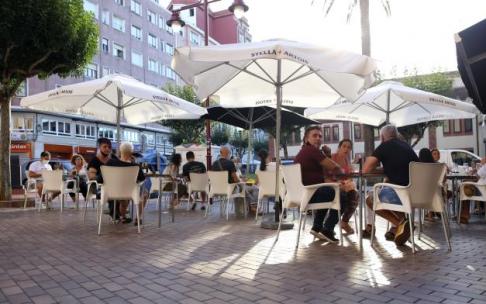 Barakaldo y Portugalete mantienen los permisos especiales para la instalación de terrazas.