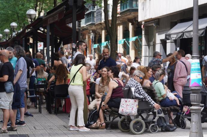 Imagen de archivo de una terraza de Bilbao.