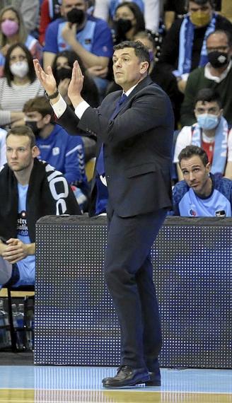 Javi Muñoz dirigió al Breogán ante el Joventut. Foto: ACBPhoto/C. Castro