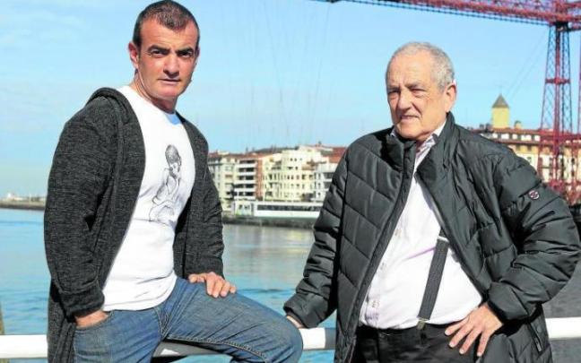 David Lorente y su padre, Txema Lorente, viudo de Maribel Tellaetxe, recogieron miles de firmas para legalizar la eutanasia. Foto: Juan Lazkano David Lorente y su padre, Txema Lorente, viudo de Maribel Tellaetxe, recogieron miles de firmas para legalizar la eutanasia. Foto: Juan Lazkano