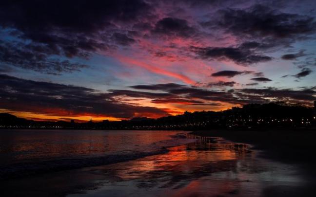 Cielos despejados y temperaturas primaverales para Nochevieja y Año Nuevo en Euskadi. Cielos despejados y temperaturas primaverales para Nochevieja y Año Nuevo en Euskadi.