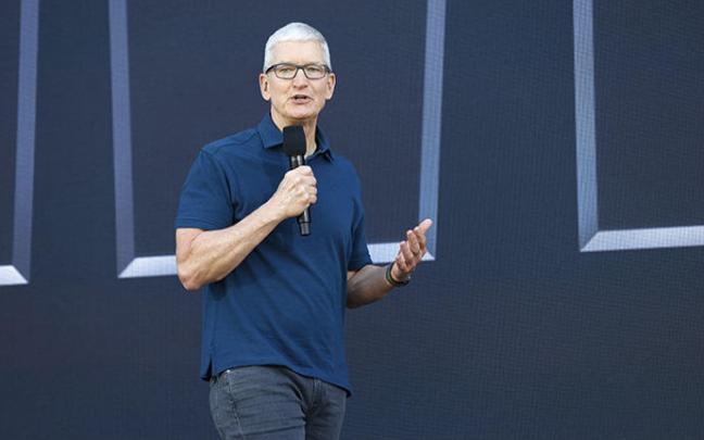 Tim Cook interviene en la Conferencia Mundial de desarrolladores de Apple en Cupertino. Tim Cook interviene en la Conferencia Mundial de desarrolladores de Apple en Cupertino.