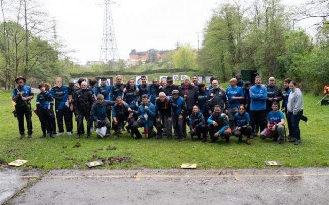 Miembros de Diarco, en la última competición que tuvo lugar en el campo de tiro de Illumbe