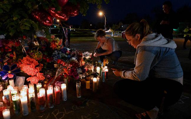 Homenaje por las víctimas del tiroteo en Búfalo.