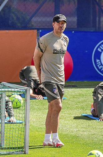 El Cholo Simeone, en un entrenamiento previo. Foto: Efe