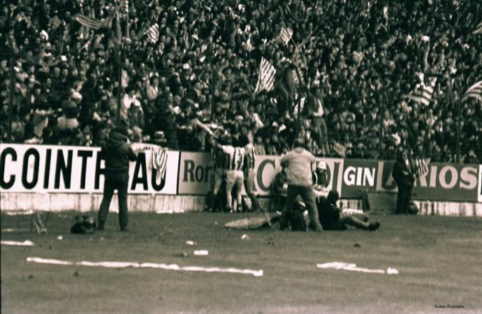 Los jugadores de la Real celebrando el gol de Zamora en El Molinón