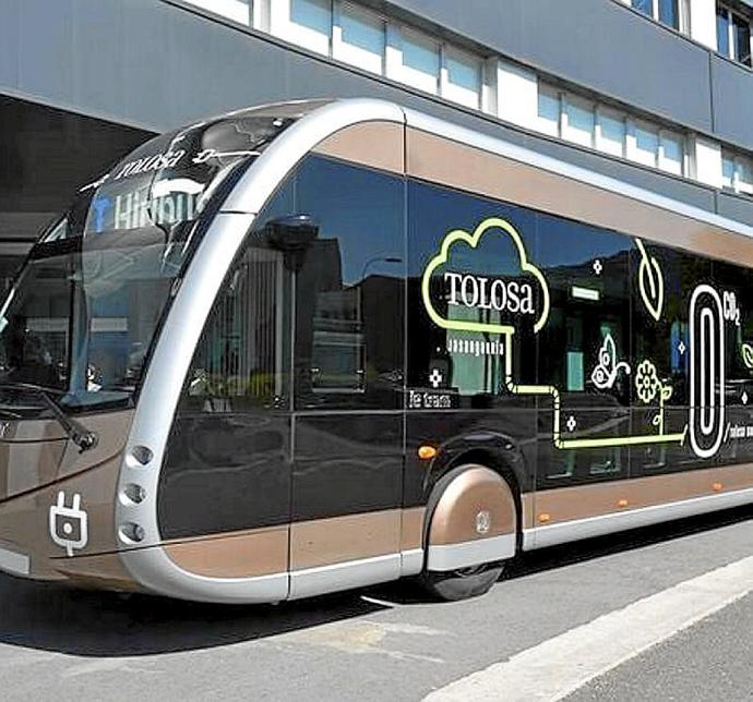 El nuevo bus eléctrico que se ha puesto en marcha este verano. Foto: N.G.