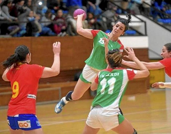 Partido de la selección vasca de balonmano. Foto: Jose Mari Martínez