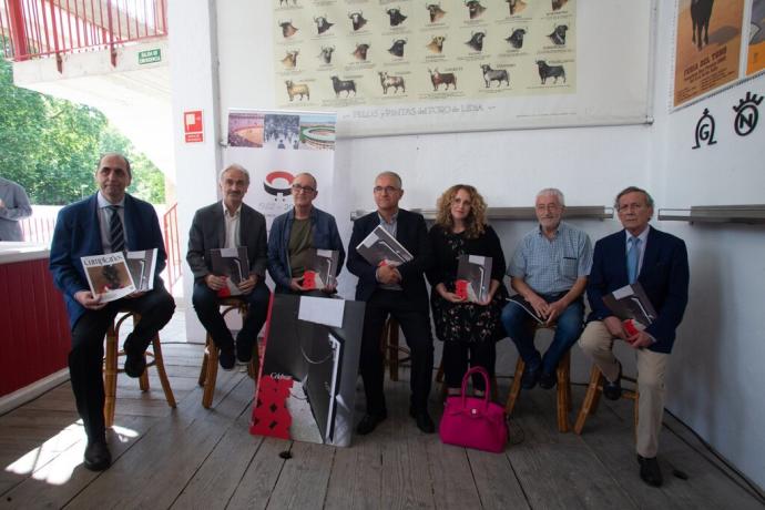 Una revista conmemora el centenario de la Plaza de Toros de Pamplona