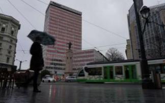 Las inmediaciones de la Torre Bizkaia. Las inmediaciones de la Torre Bizkaia.