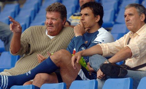 John Benjamin Toshack, junto a Chris Coleman en 2007.