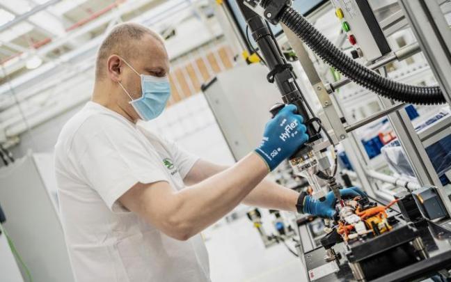 La cifra de afiliados a la Seguridad Social cierra 2021 en un máximo histórico tras ganar 776.478 ocupados, su mayor incremento anual desde 2005 La cifra de afiliados a la Seguridad Social cierra 2021 en un máximo histórico tras ganar 776.478 ocupados, su mayor incremento anual desde 2005