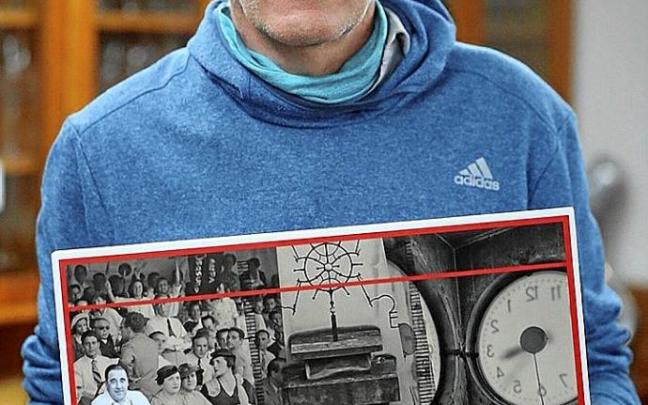 José Weinstein Cayuela, con fotos de Natalio, Santiago y el reloj. José Weinstein Cayuela, con fotos de Natalio, Santiago y el reloj.