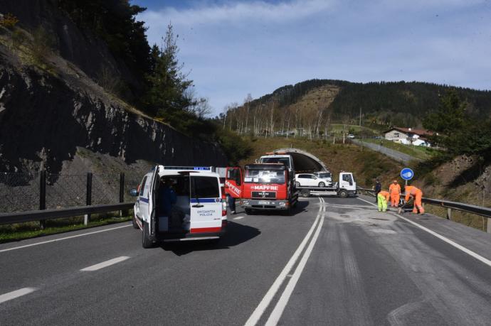 Uno de los accidentes de tráfico registrados en el alto de Trabakua