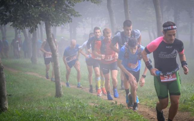 Varios atletas durante un momento de la prueba disputada en octubre de 2021, fuera de sus fechas habituales. Varios atletas durante un momento de la prueba disputada en octubre de 2021, fuera de sus fechas habituales.