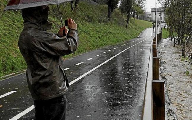 Bidegorri entre Zestoa y Azpeitia a la altura de Ezkusta.