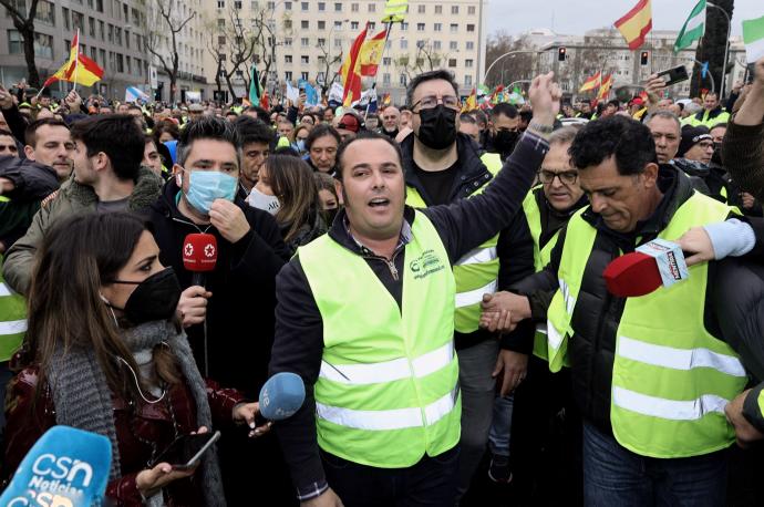 Transportistas vuelven a salir a la calle en Madrid a pesar del acuerdo con el Gobierno.